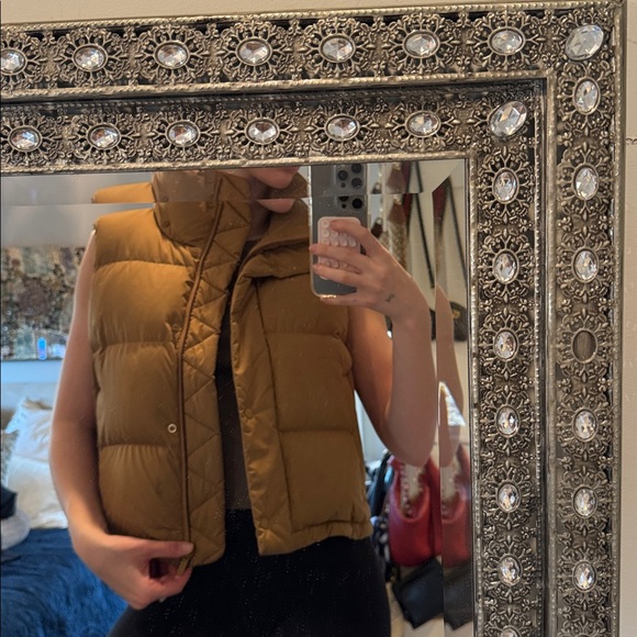 Lulu Lemon Curry Puffer Vest - Picture 2 of 3